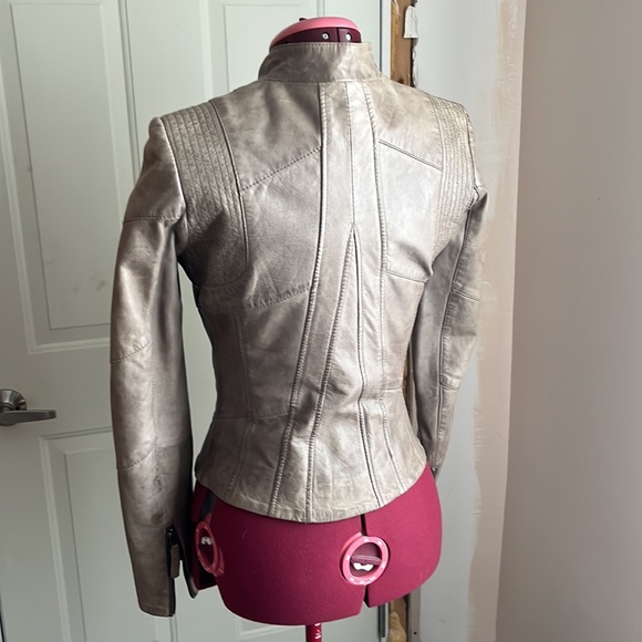 Genuine leather jacket - Picture 2 of 10